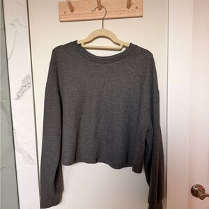 Zara Women's Gray Cropped Sweatshirt